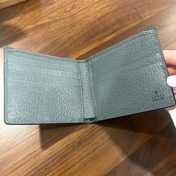 Brand New Wallet. Proof of receipt available. - Picture 2 of 2